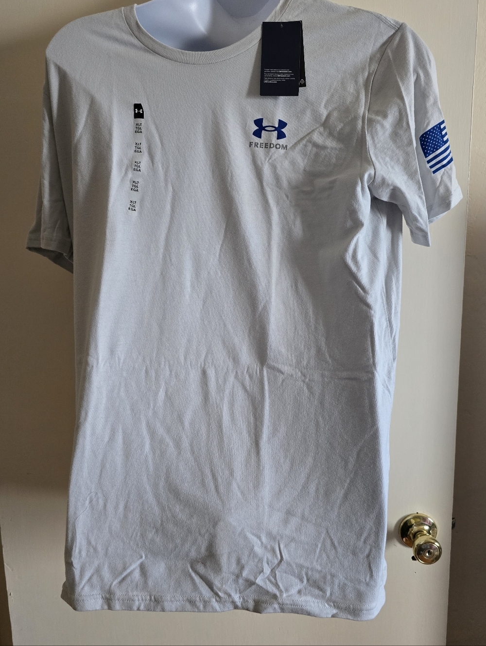 Under Armour Men's Lool Light Gray Short Sleeve Tee with Blue Shield Logo, XLT